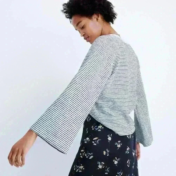 Madewell Women’s Terry Raglan Sweatshirt in Stripe Size Medium - Picture 1 of 13